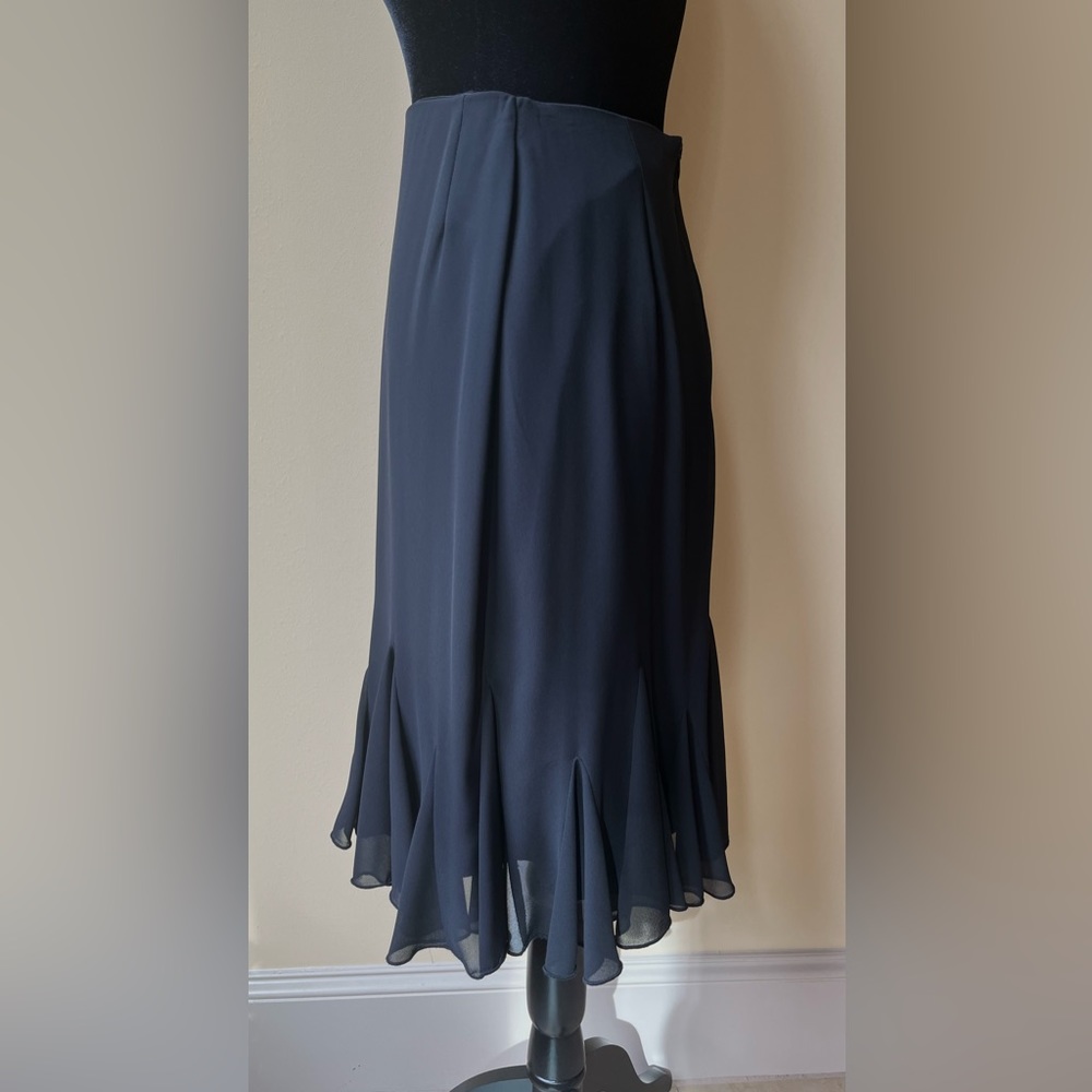 J S Collection Women's Size 6 Petite Layered Ruffled Black Lined Skirt Zip Back